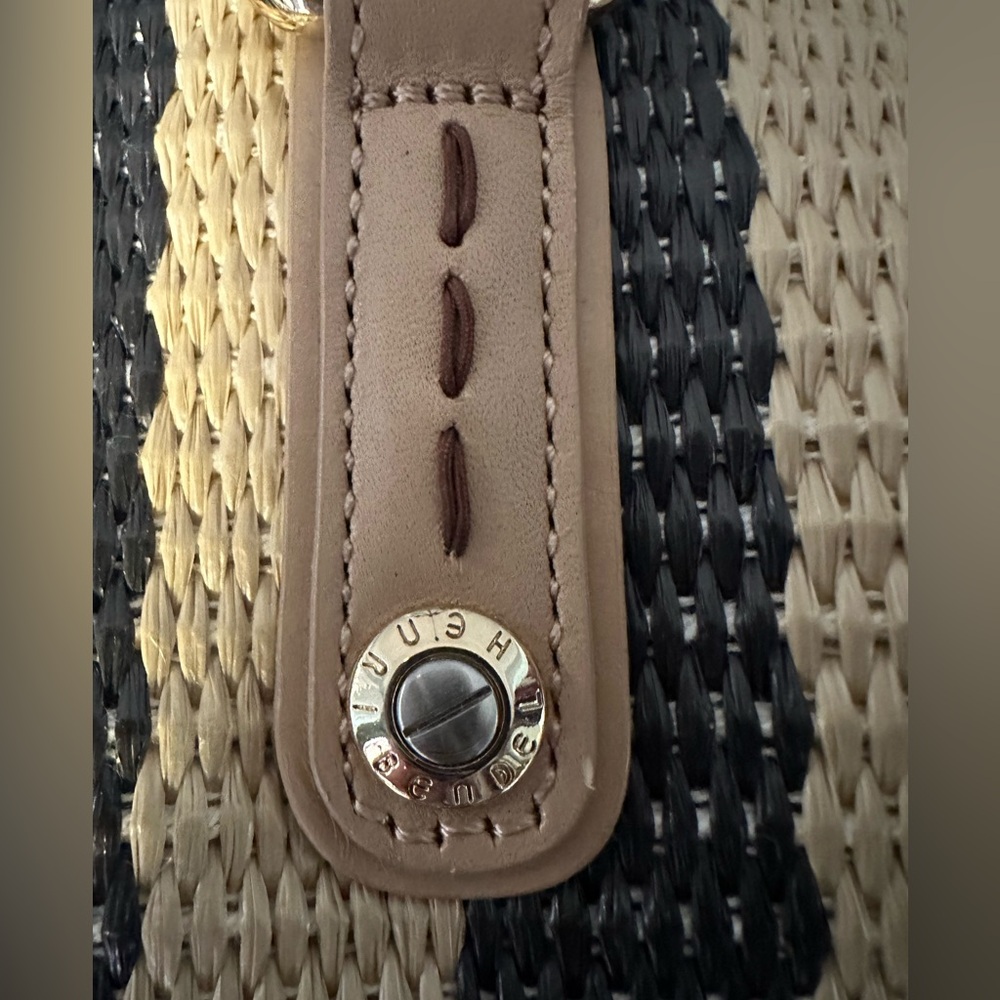 Henri Bendel Straw and Leather Barrel Shaped Satchel in Excellent Condition Firm - Picture 10 of 12